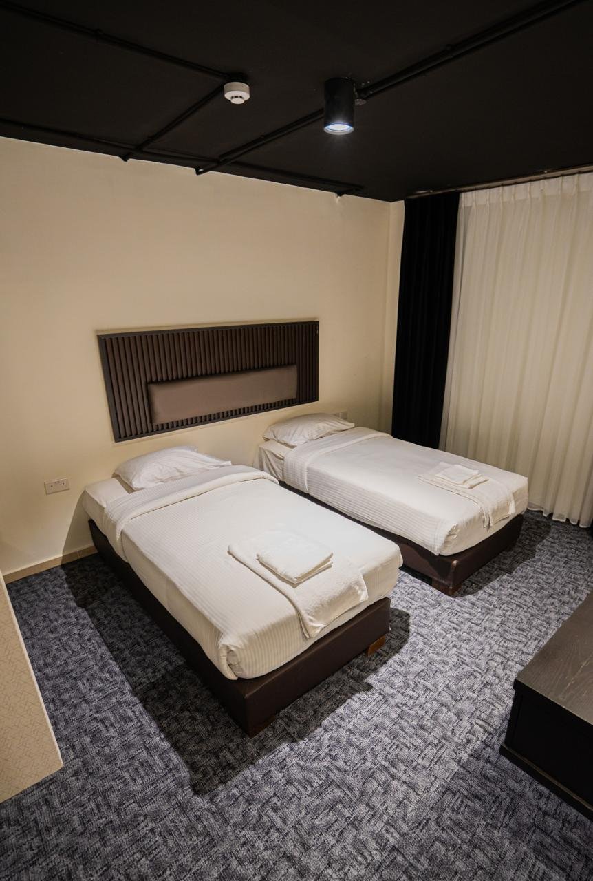 Deluxe King Suite